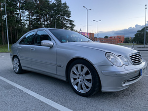 Müüa Mercedes C-klass W203 (4 foto / 5)