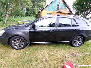 Avensis (3 foto / 6)