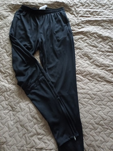 Dressipüksid Nike S (1 foto / 2)