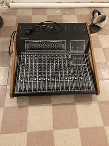 Peavey 1200 watt (2 foto / 8)