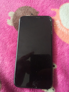 Продам iPhone 11 про макс (1 фото из 2)