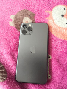 Продам iPhone 11 про макс (2 фото из 2)