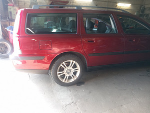 Volvo v70 (3 фото из 15)