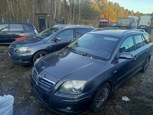 Toyota avensis (1 foto / 5)