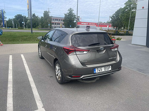 Toyota Auris 2016 (3 фото из 5)