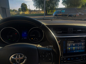 AUTO RENT Ilma tagatiseta! TOYOTA Auris 2016 aasta LPG/hübriid (6 foto / 6)