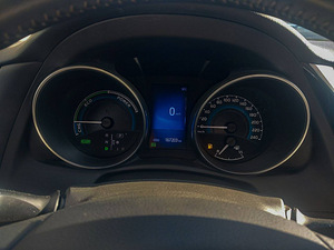 Auto rent ilma tagatiseta! Toyota Auris 2016 a. LPG/ hübriid (4 foto / 6)