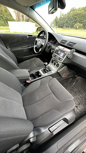 Volkswagen Passat (12 foto / 15)