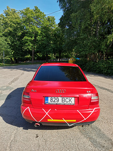 Audi A4 1.8 92kW (2 foto / 7)