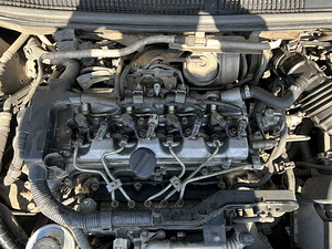 Toyota avensis (13 foto / 15)