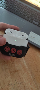 Apple AirPods Pro 2nd generation (1 foto / 2)
