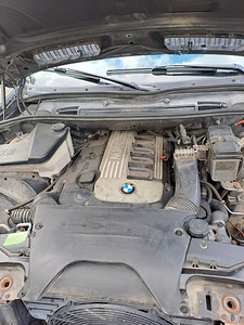 BMW X5 E53 (8 foto / 8)
