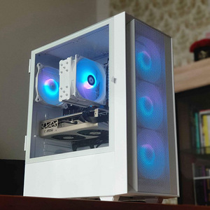 Valge Kunn • Ryzen 5 3600 • RX 5700 XT • 1TB • 16GB (1 foto / 4)