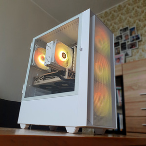Mänguriarvuti 🦊 RX 5700 XT • Ryzen 5 3600 • 1TB SSD (1 foto / 4)