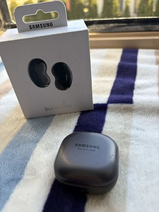 Samsung Galaxy Buds Live (3 фото из 5)