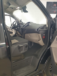 Ford Transit Tourneo Custom (7 фото из 10)