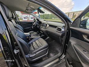 Müügil Kia Sorento (10 foto / 14)
