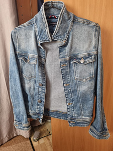 Müüa laste teksatagi Hilfiger (1 foto / 3)