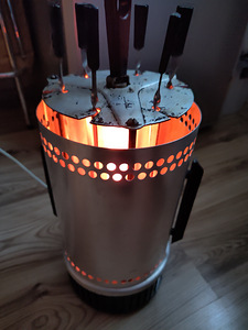 Vertikaalne keerlev elektrigrill (5 foto / 5)