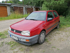 Volkswagen Golf 1.8 66kW (1 foto / 7)
