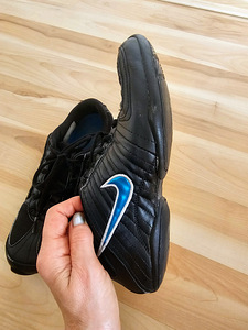 Кроссовки Nike (3 фото из 5)