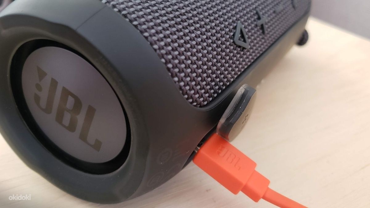 Jbl essential купить. JBL Flip 5 Essential. JBL Flip 1. ДЖБЛ 710 колонка. JBL Flip Essential 2.