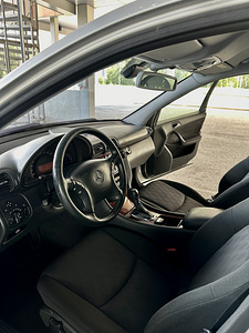 Mercedes-Benz C 180 1.8 105kW (10 foto / 15)