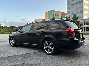 Toyota Avensis 2.2d (130kw) (7 foto / 12)