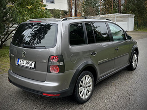 Volkswagen Cross Touran 1.9 TDI (77 kW) (7 foto / 13)