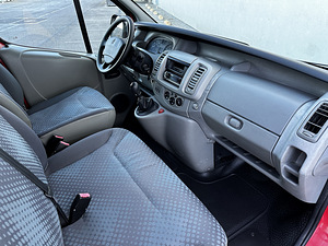 Renault Trafic Long Transforms 2.0 66kw (9 фото из 12)
