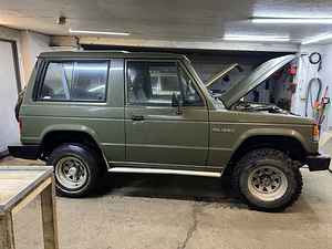 Mitsubishi Pajero 1 1987 (2 фото из 5)