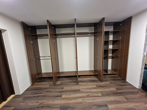 Garderoob, kapp, kummut, uksed (Mööbel) (3 foto / 5)