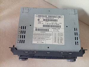 Originaal Chrysler autostereo (CD, AM/FM) (2 foto / 3)