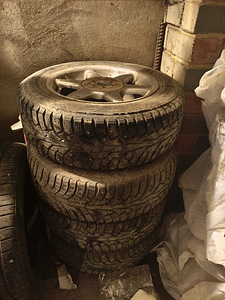 Шины на литых дисках 195/65 R15 (1 фото из 1)