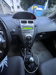 Müüa TOYOTA YARIS (2 foto / 6)