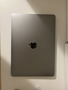 MacBook air m1 2020 95% Space Grey © (2 foto / 4)