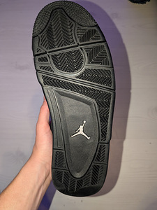 Uued Jordan 4 Black Cat (8 foto / 9)
