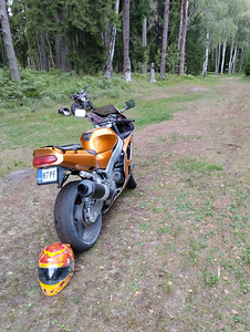 Kawasaki Ninja ZX6R (2 foto / 5)